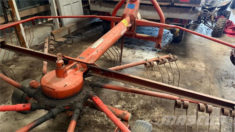 Kuhn River 耙與翻草機