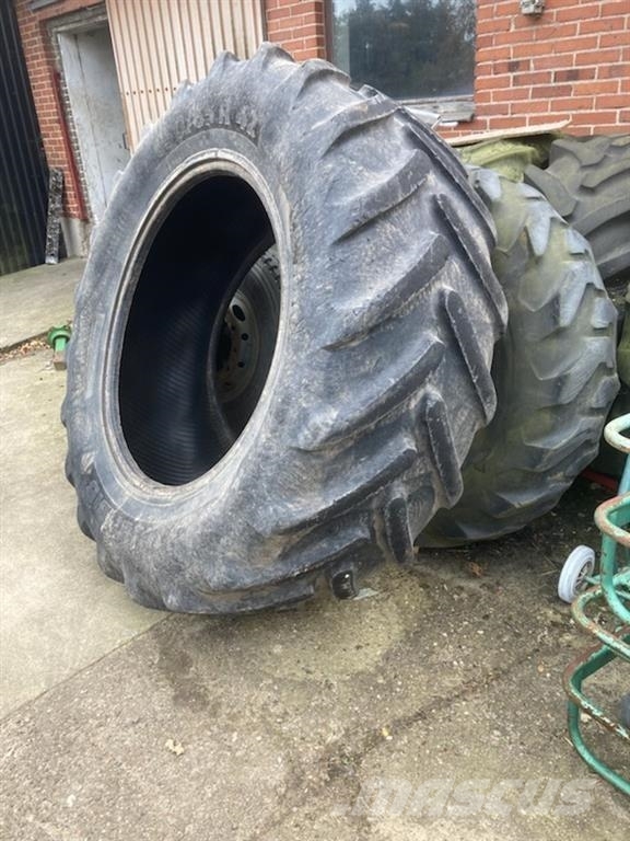 Michelin 650/65R-42 Gume, točkovi i felne