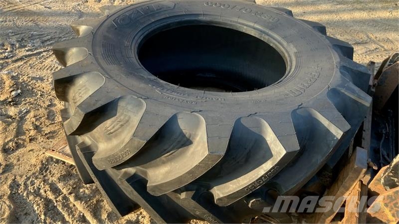 ØZKA 600/70R30 600/70R30 Renkaat ja vanteet