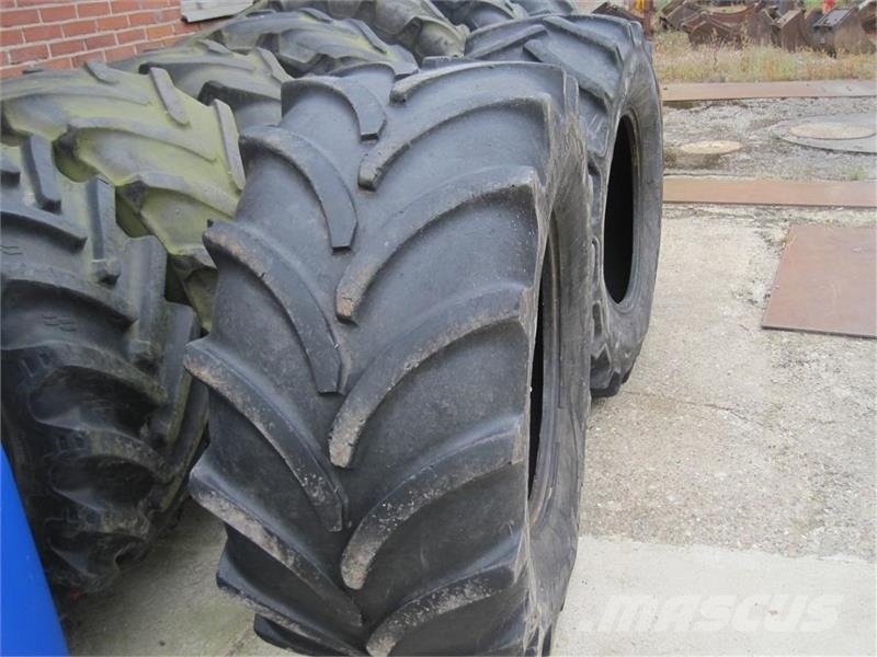 Vredestein 600/65 R28 Dekk, hjul og felger