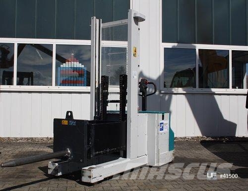 Baka EGV 2000-16 SO معدات التكديس الجوالة