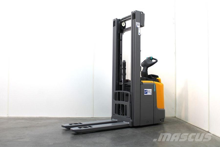 Jungheinrich ERC 214 Z - 469 DZ Pedestrian stackers