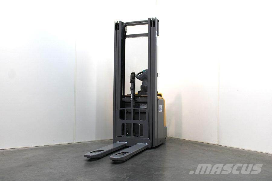 Jungheinrich ERC 214 Z - 469 DZ Pedestrian stackers