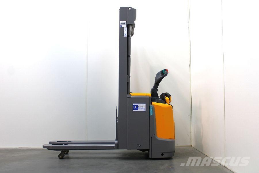 Jungheinrich ERC 214 Z - 469 DZ Pedestrian stackers