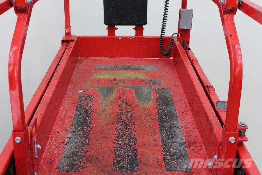 Manitou 100 SEC Škarjaste dvižne ploščadi