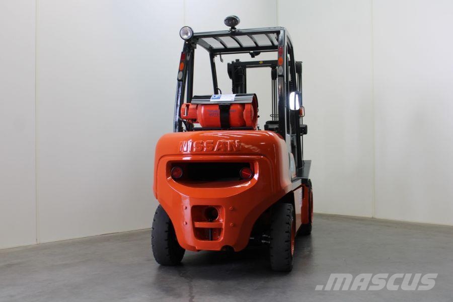 Nissan UGD 02A30PQ Carretillas LPG