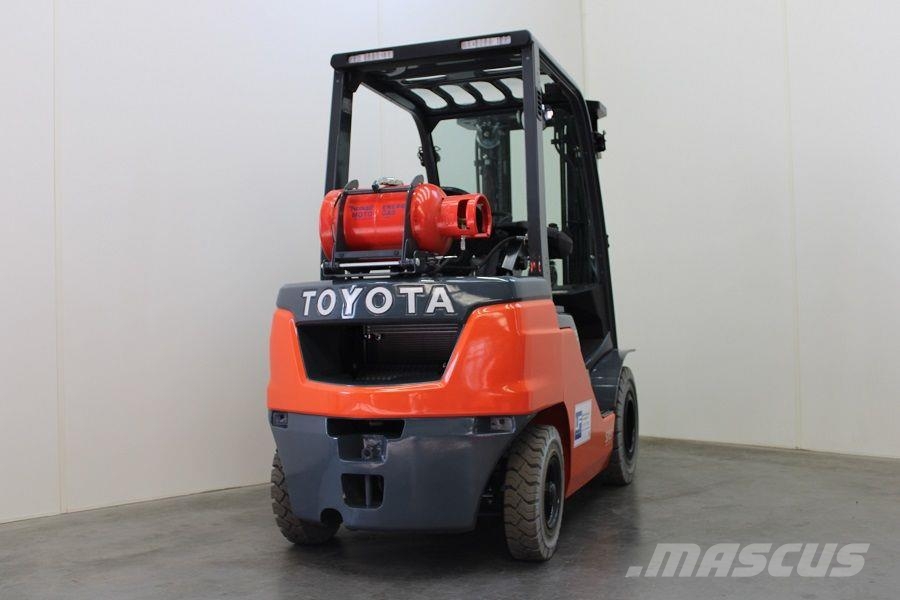 Toyota 02-8FGF25 Chariots GPL