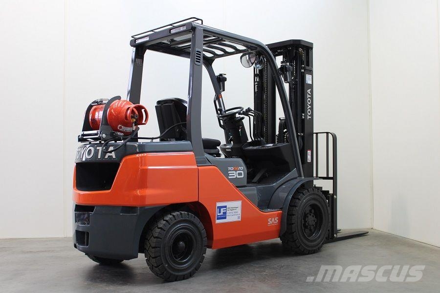 Toyota 02-8FGF30 Plinski viljuškari