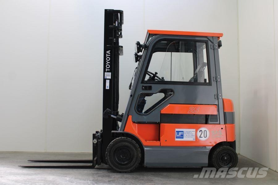 Toyota 7FBM25 전동 지게차