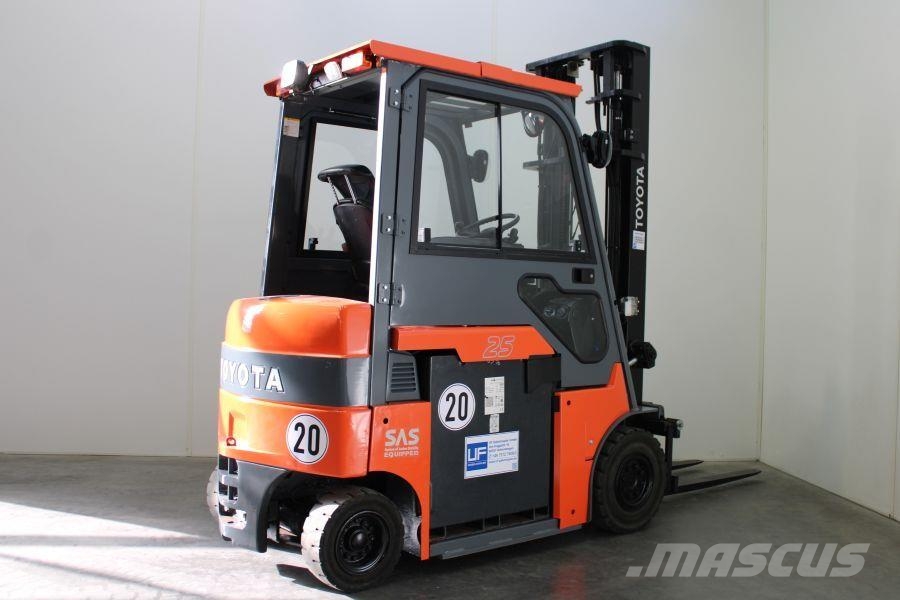 Toyota 7FBM25 전동 지게차