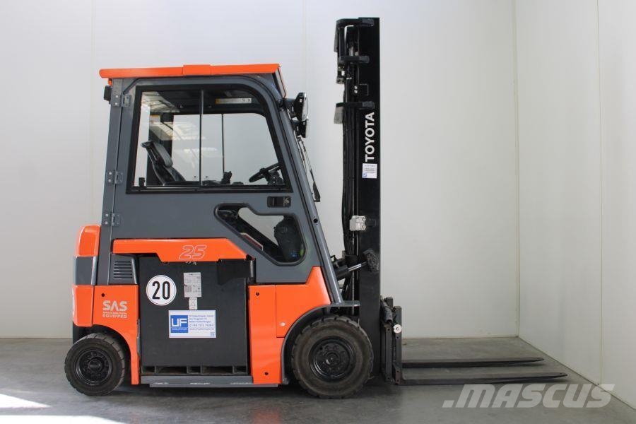 Toyota 7FBM25 전동 지게차