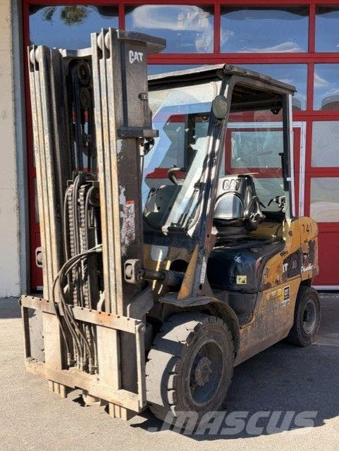 CAT DP30N Dieselstapler