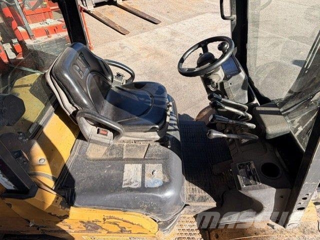 CAT DP30N Dieselstapler