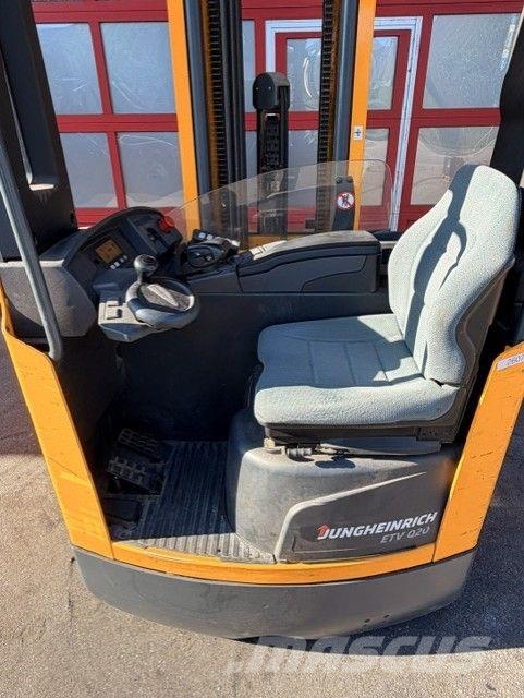 Jungheinrich ETV Q20 Four-way truck