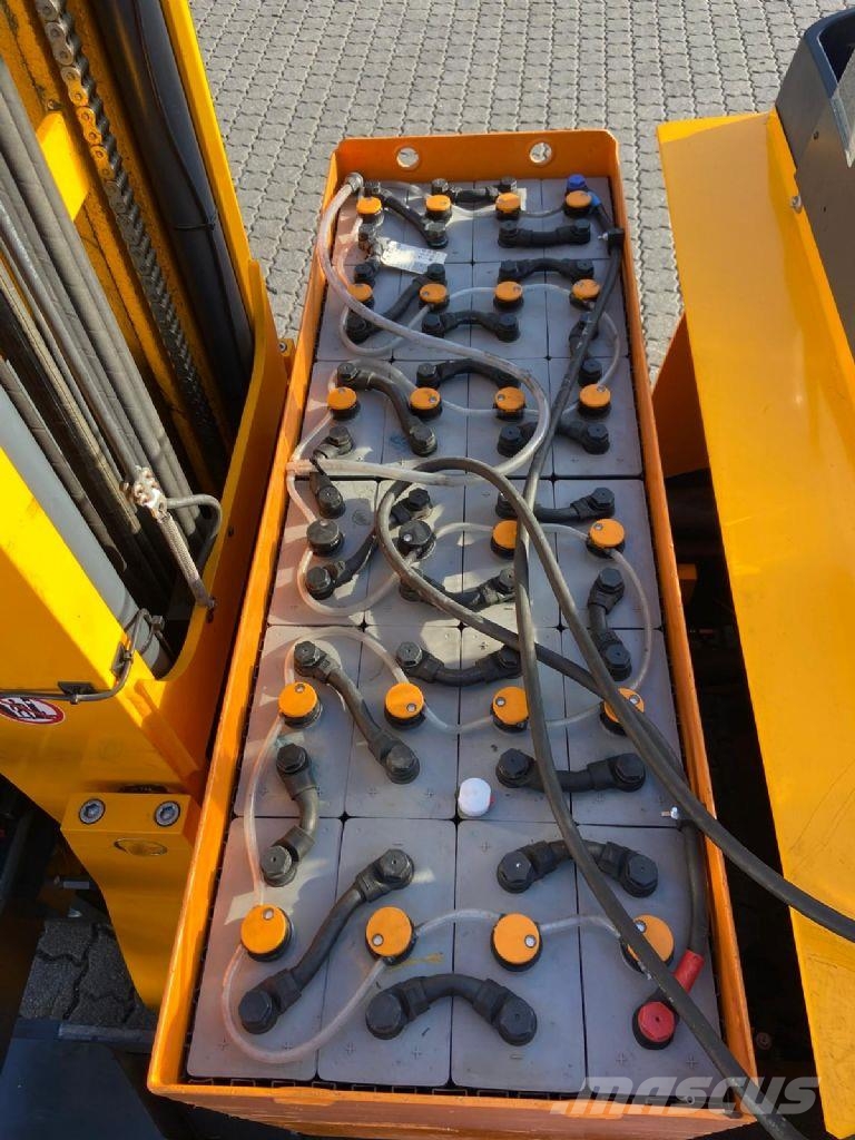 Jungheinrich ETV Q25 Chariot multidirectionnel