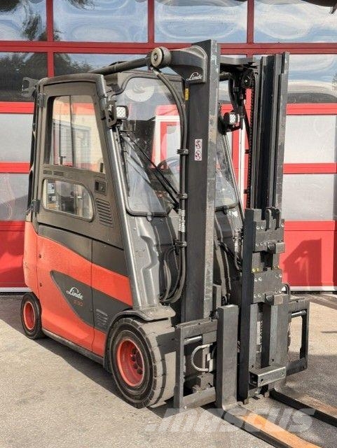 Linde E30H-01/600 شاحنات ذات رافعات شوكية تعمل بالكهرباء
