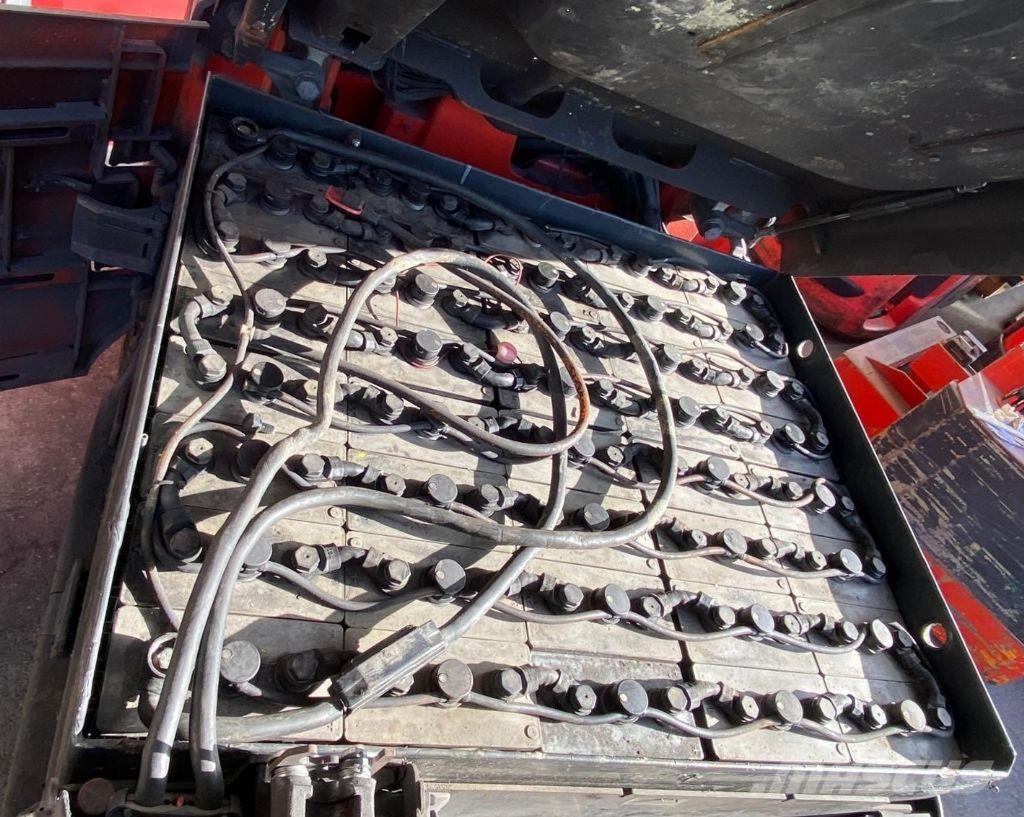 Linde E35HL-01 Akumulátorové vozíky
