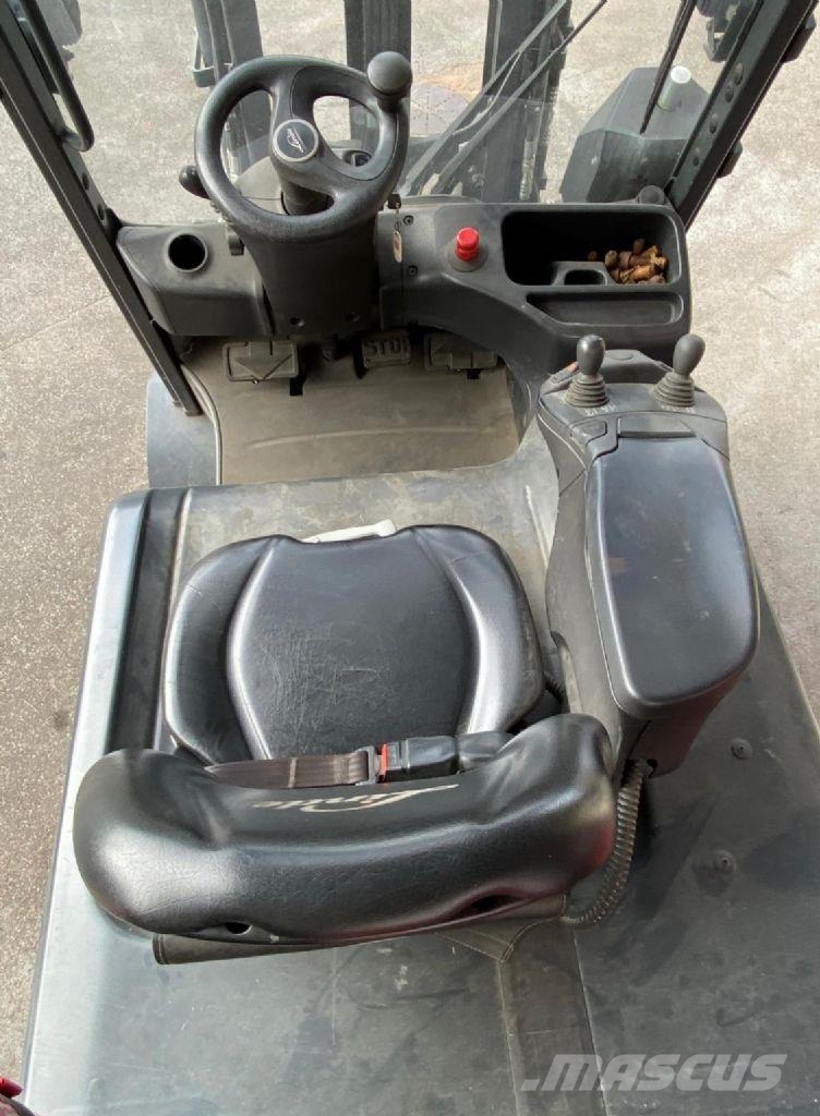 Linde E35HL-01 Elektriskie autoiekrāvēji