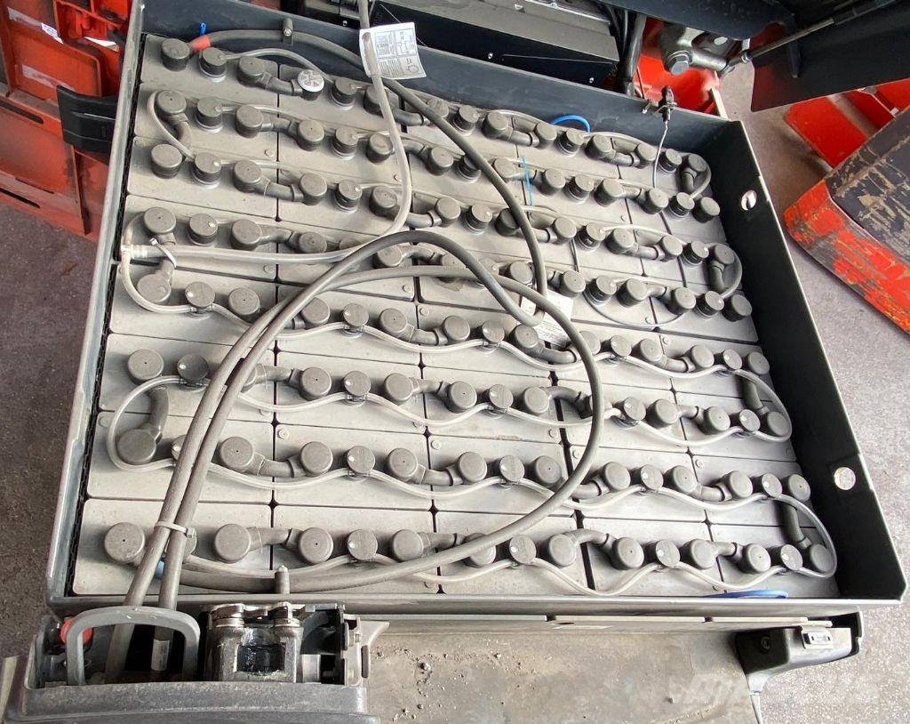 Linde E35HL-01 Elektriskie autoiekrāvēji