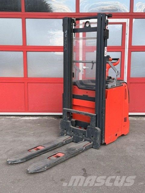 Linde L12AP Meeloop stapelaar