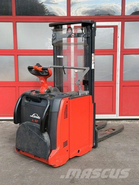 Linde L12AP Meeloop stapelaar