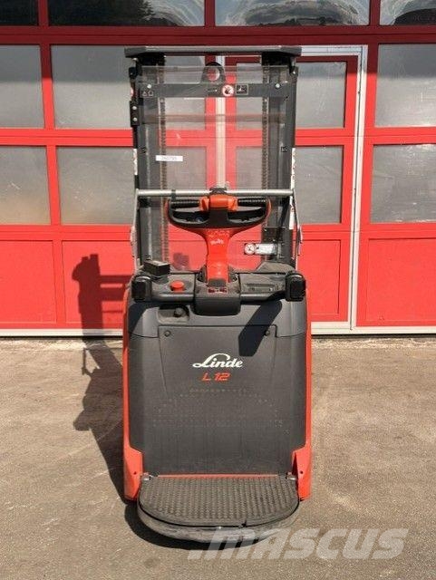 Linde L12AP Meeloop stapelaar