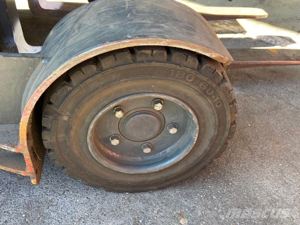 Linde R14G-01 Viljuškari sa pomičnim stupom