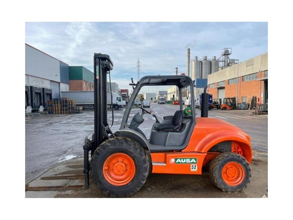 Ausa C350HX4 Maastotrukit