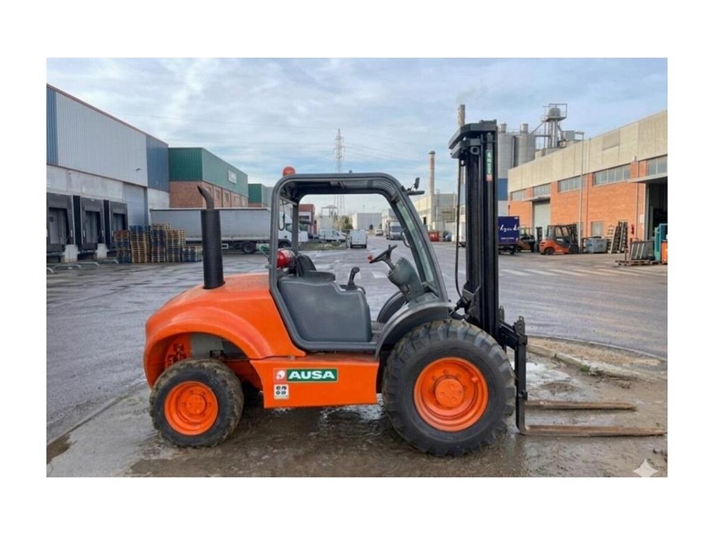 Ausa C350HX4 Maastotrukit
