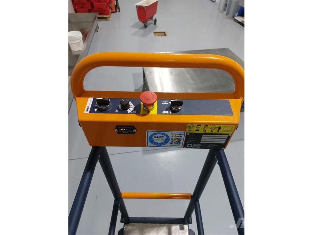 Berg STAR 300 Scheren-Arbeitsbühnen