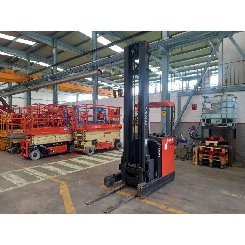 BT RRE160M Stivuitor cu catarg retractabil