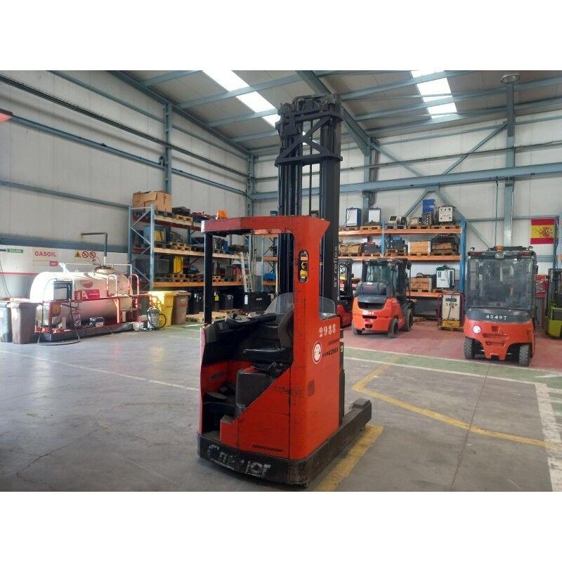 BT RRE160M Stivuitor cu catarg retractabil