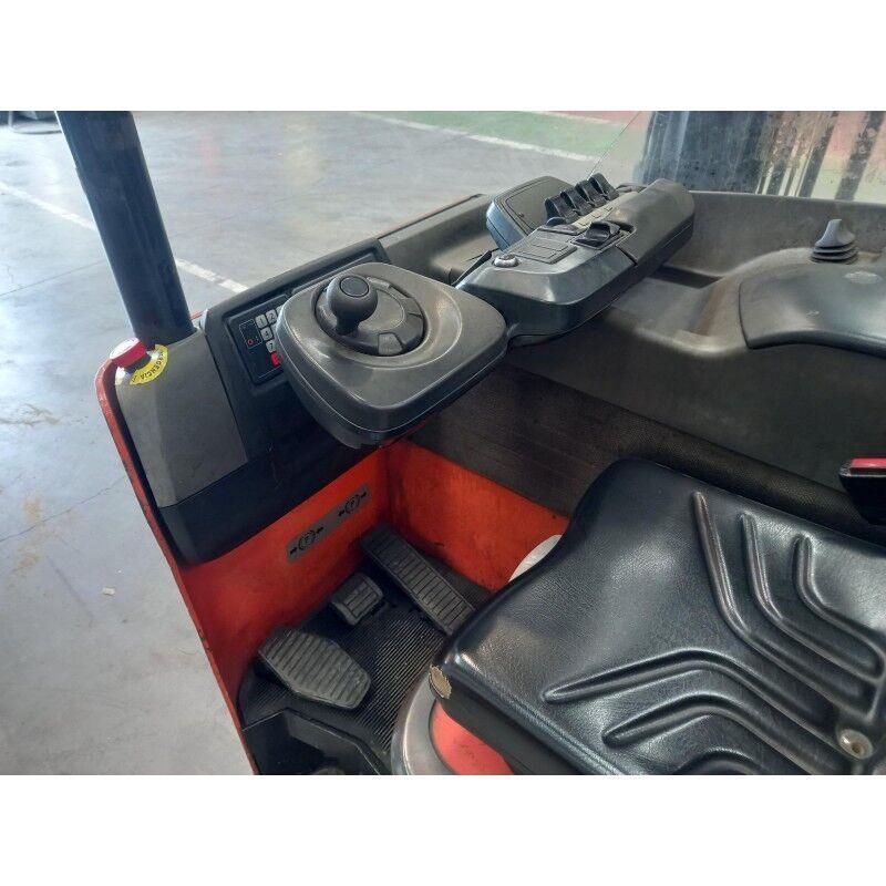 BT RRE160M Stivuitor cu catarg retractabil
