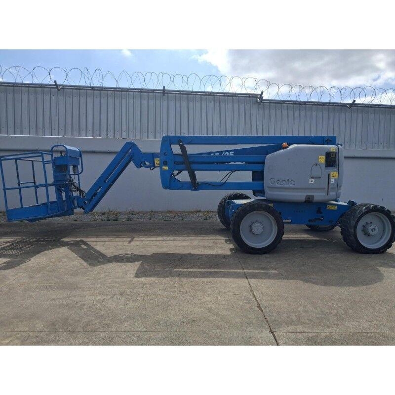 Genie Z-45/25 RT رافعات سلة مفصلية