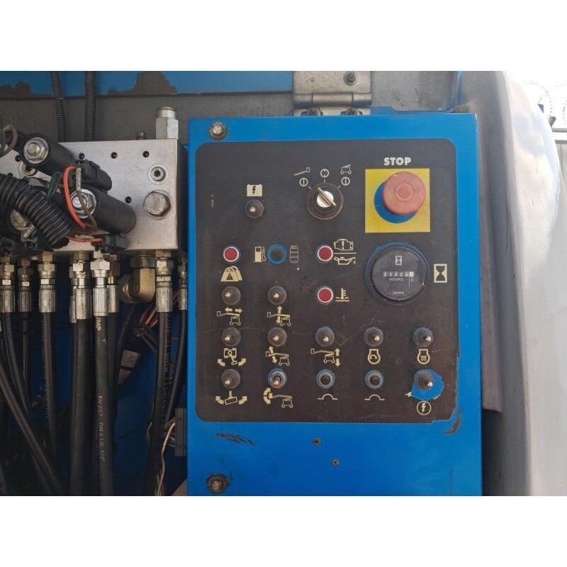 Genie Z-45/25 RT رافعات سلة مفصلية