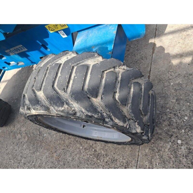 Genie Z-45/25 RT رافعات سلة مفصلية