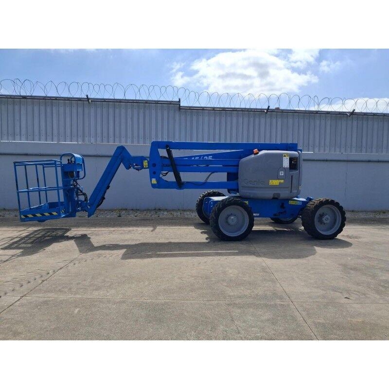 Genie Z-45/25 RT 曲臂高空作業車