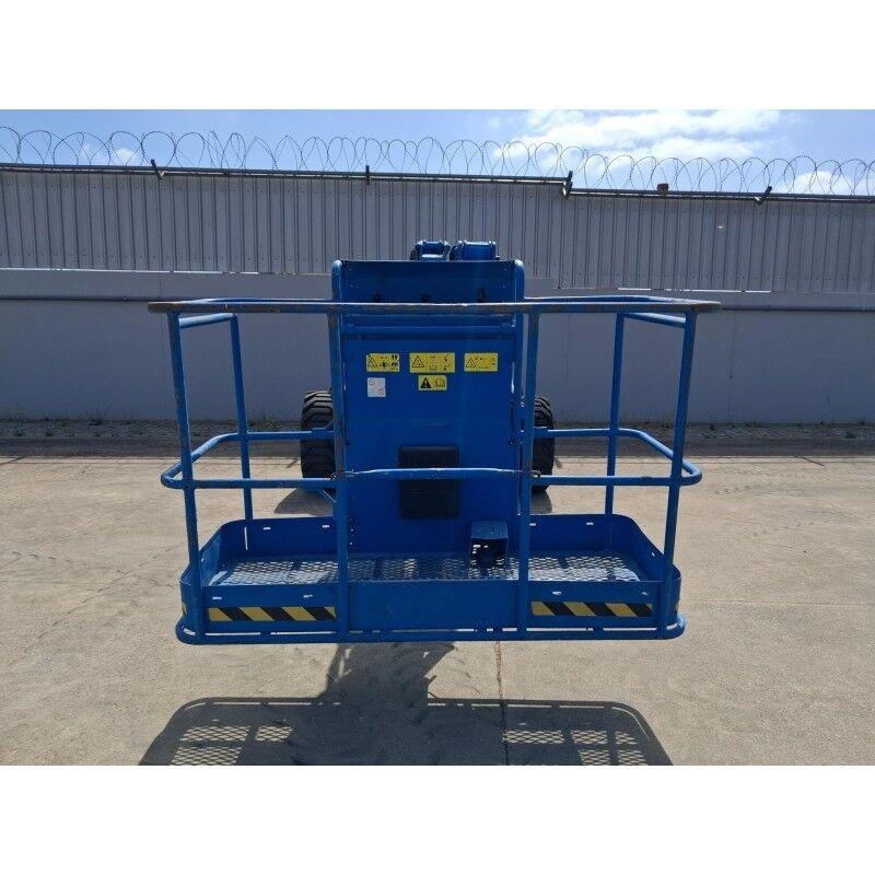Genie Z-45/25 RT 曲臂高空作業車