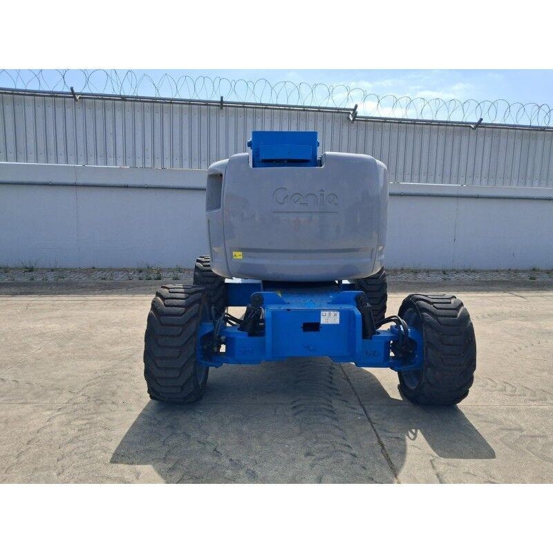 Genie Z-45/25 RT 曲臂高空作業車