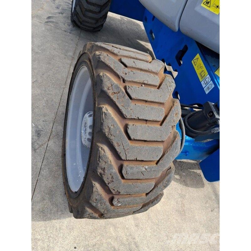 Genie Z-45/25 RT 曲臂高空作業車