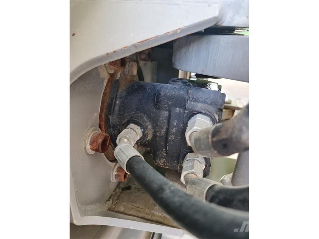 Genie Z45/25J Iseliikuvad poomtõstukid