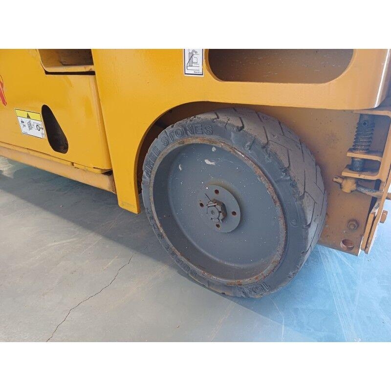 Haulotte COMPACT 10 Šķerveida pacēlāji