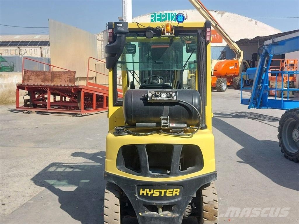 Hyster H2.0FT Камиони с АГУ