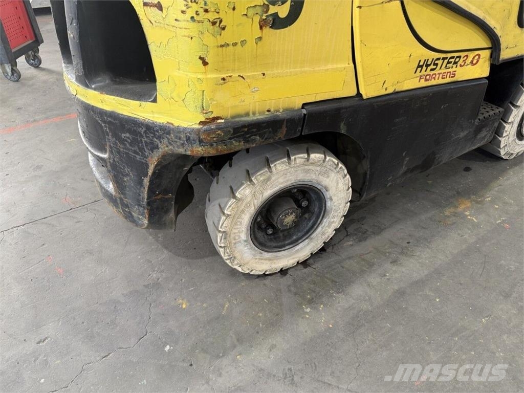 Hyster H3.0FT Камиони с АГУ