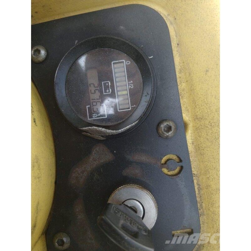 Hyster LO2.5 Mittelhub-Kommissionierer