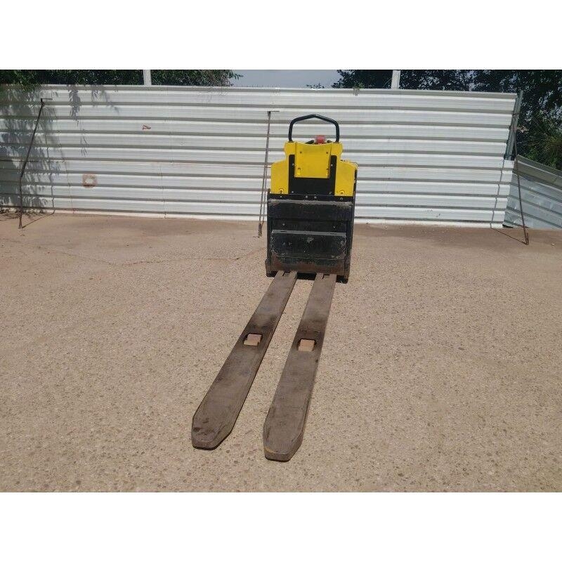 Hyster LO2.5 Mittelhub-Kommissionierer