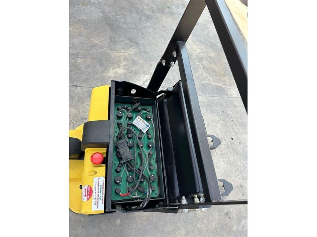 Hyster P2.0 Porta-paletes manuais