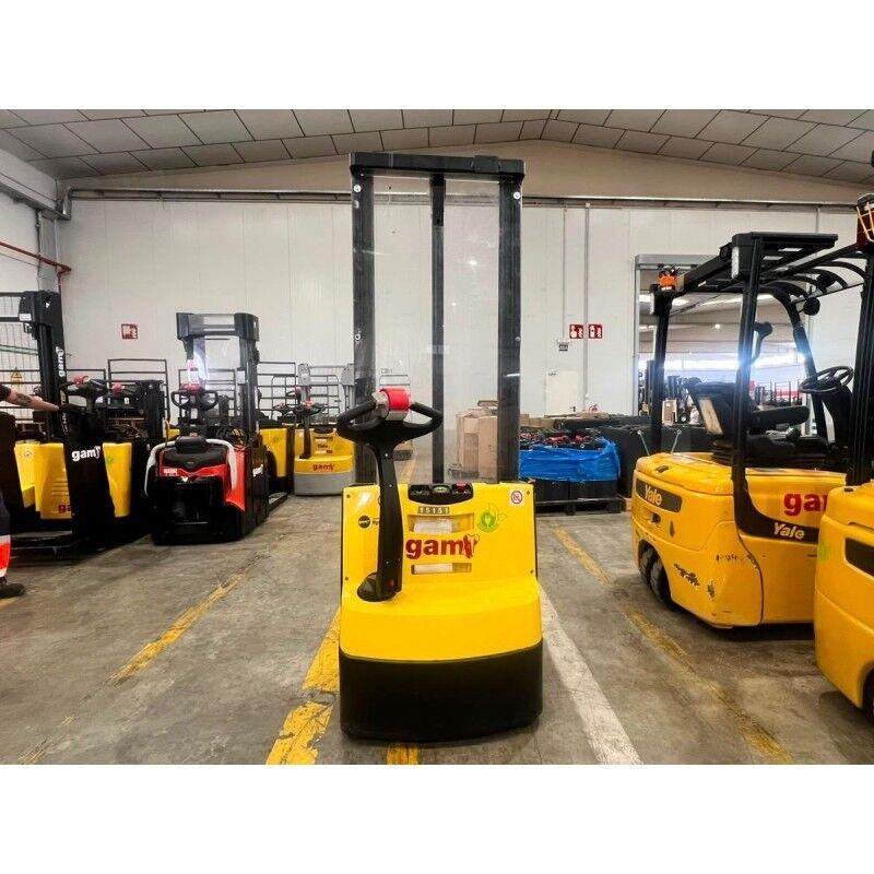 Hyster S1.0E Platform stackers