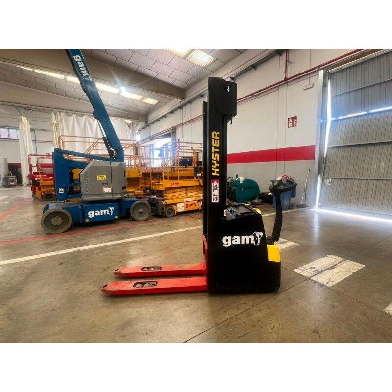 Hyster S1.2 Platform stackers