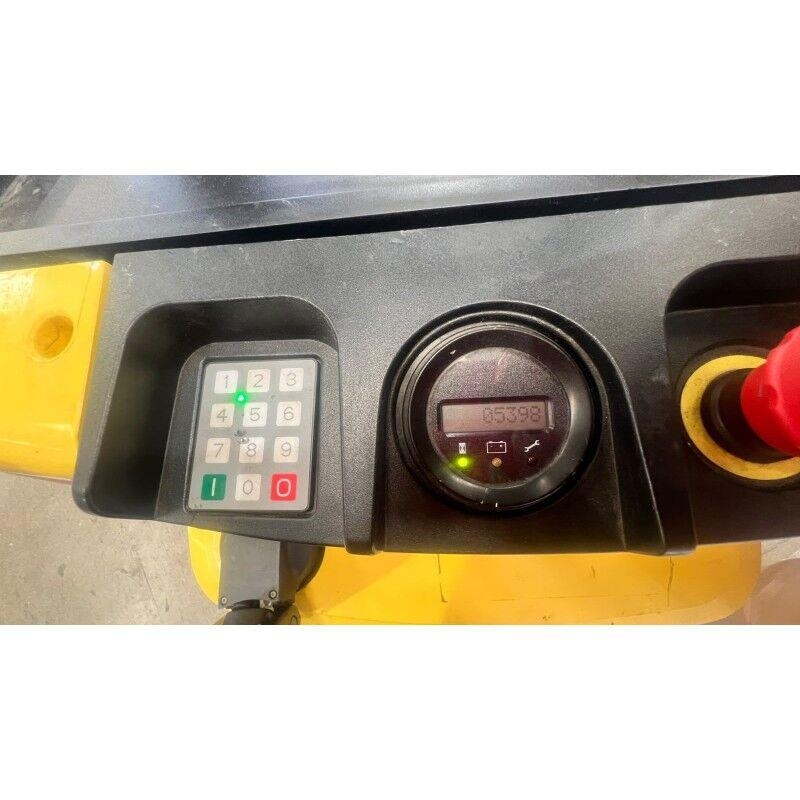 Hyster S1.2 Platform stackers